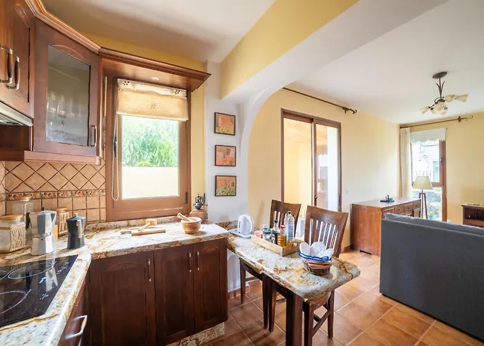 펜션 In Tenerife With Pool And Sea Views