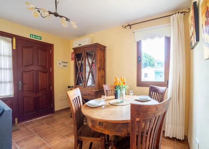 In Tenerife With Pool And Sea Views 펜션 *