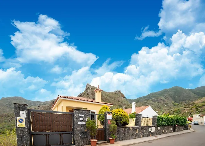 In Tenerife With Pool And Sea Views *