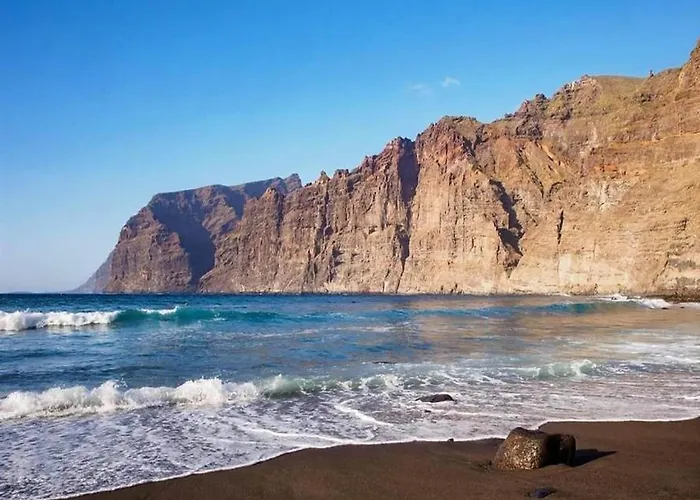 In Tenerife With Pool And Sea Views