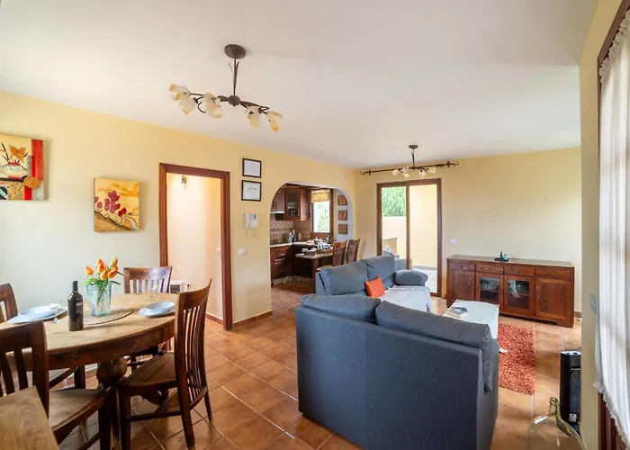 In Tenerife With Pool And Sea Views *