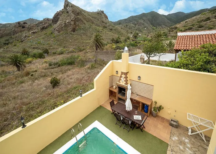 別荘 In Tenerife With Pool And Sea Views