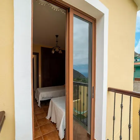 In Tenerife With Pool And Sea Views *