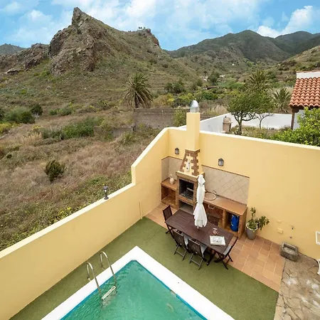 別荘 In Tenerife With Pool And Sea Views